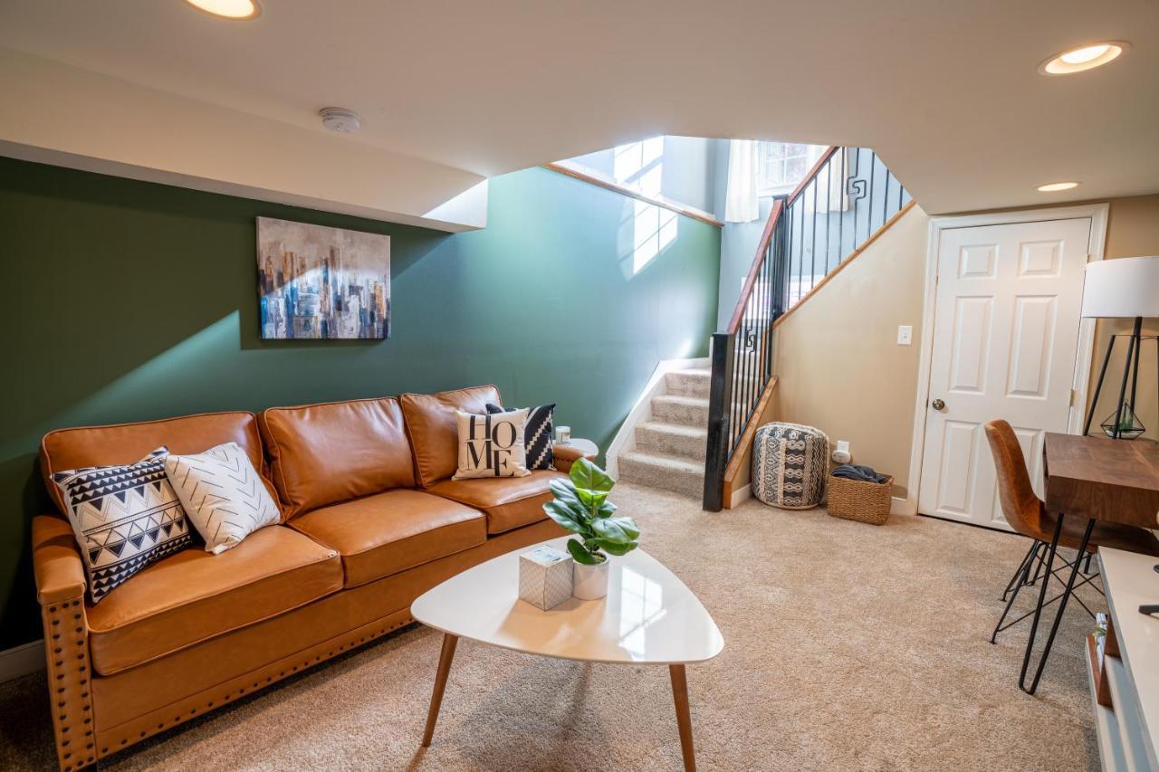 Cozy Townhouse Downtown W/ Game Room & Rooftop Baltimore Exterior foto